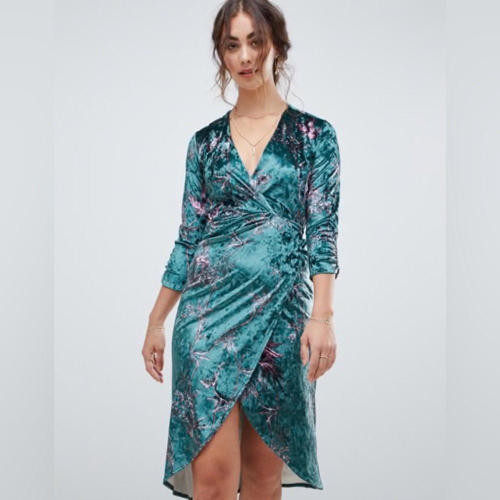 HOPE & IVY velvet floral green wrap dress
